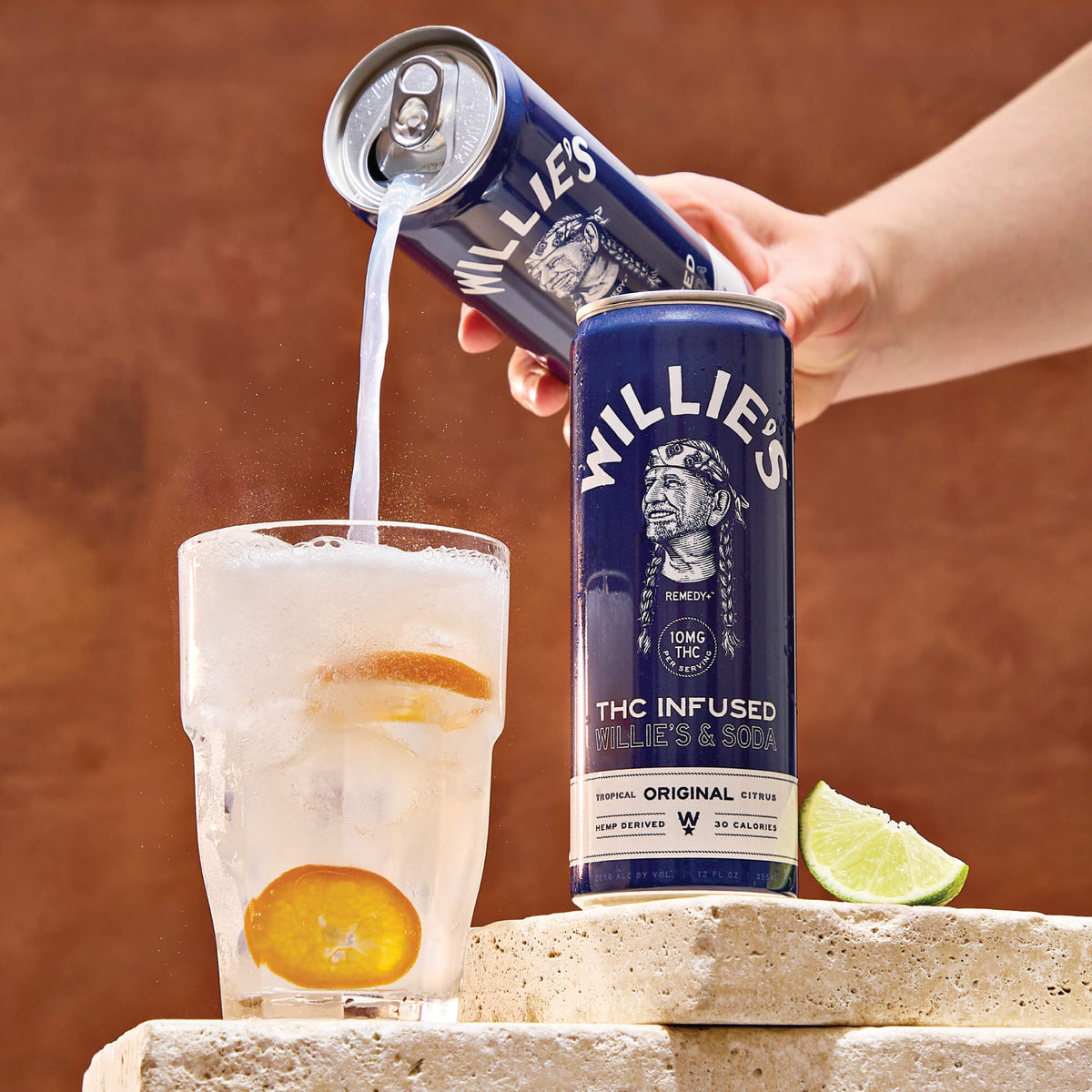 Willie's Remedy THC Infused Willie's &amp; Soda Original pouring